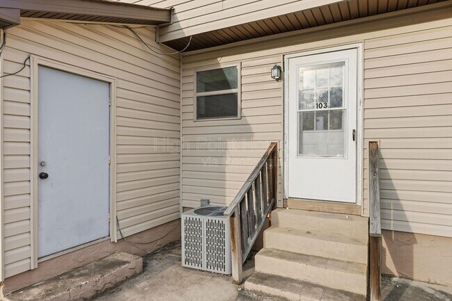 Photo - 90 Park St Unidad 103