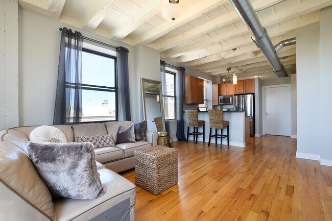 Living Room/Kitchen - 1791 W Howard St Unit 303