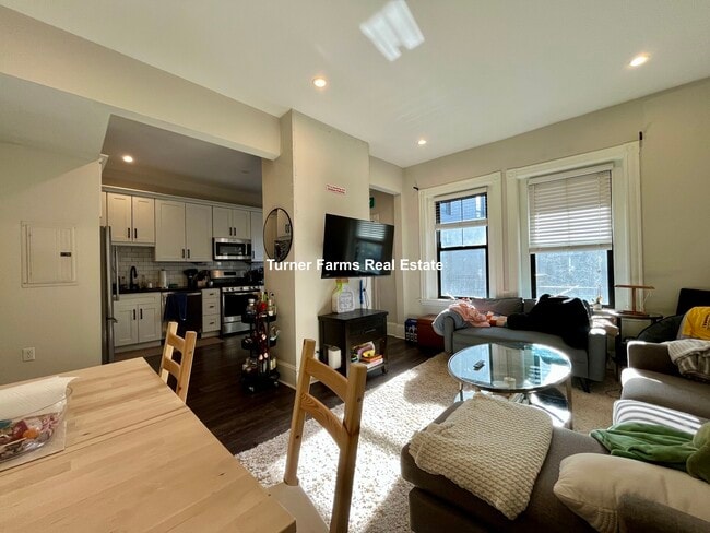 Photo - 1520 Tremont St