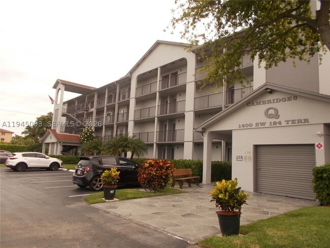 Building Photo - 1400 SW 124th Terrace Unit 205Q