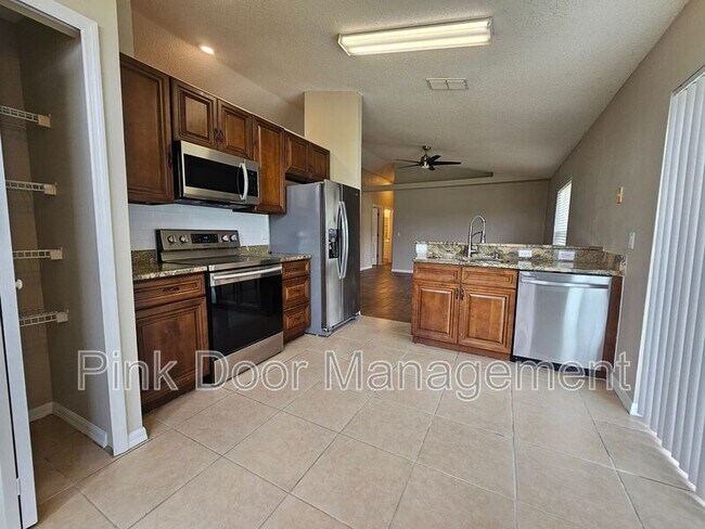 Photo - 1528 Ridge Pointe Dr