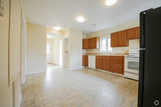 Building Photo - 24 Burr Ave Unit 2 Rental
