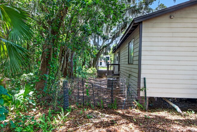 Photo - 1711 Roseberry Ln