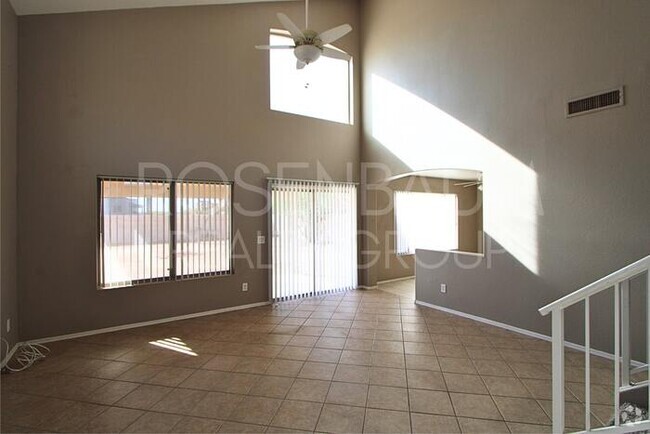 Building Photo - Gorgeous 3-bedrooms, 2.5-baths residence i... Rental