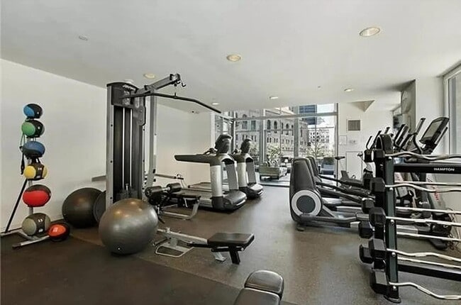 Photo - 90 William St Unit 12H