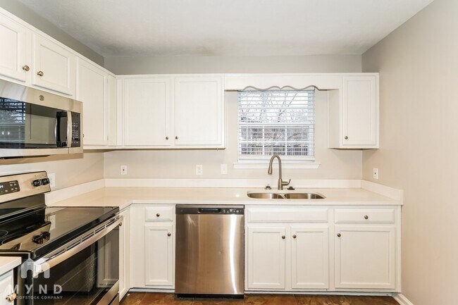 Photo - 252 Cedarview Dr