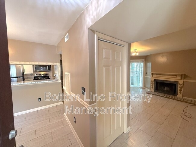 Photo - 4417 Sharon Chase Dr Unidad A