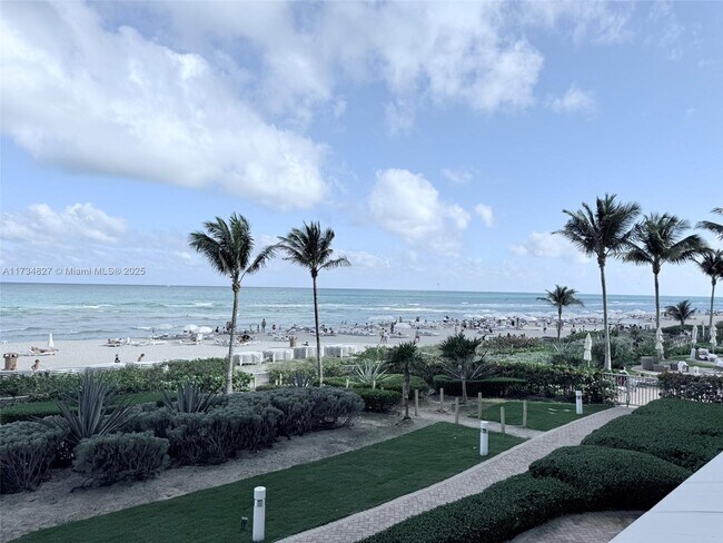 Photo - 18201 Collins Ave