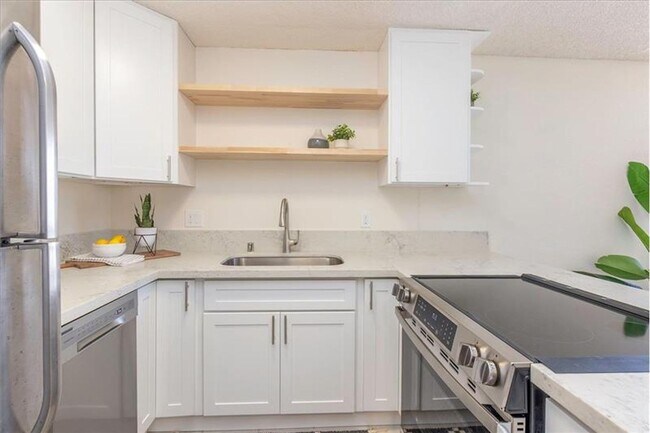 Photo - One bedroom one bath in Highly Desirable B... Unidad 1715