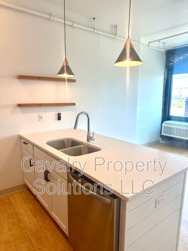 Photo - 1831 W Michigan St