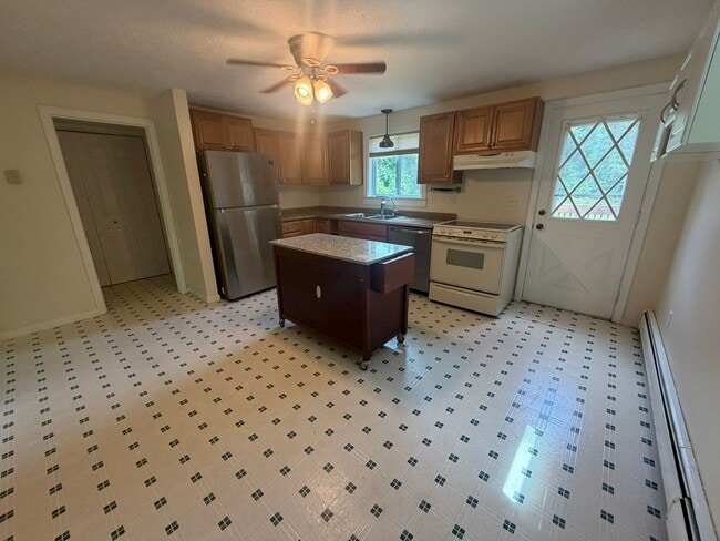 Photo - Spacious 2-Bedroom 1 1/2 bath- End-Unit Townhouse, Dunbarton, NH