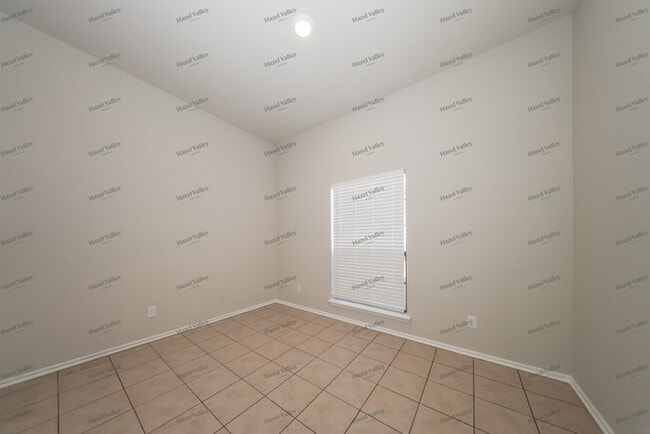 Photo - 633 SW 151st St