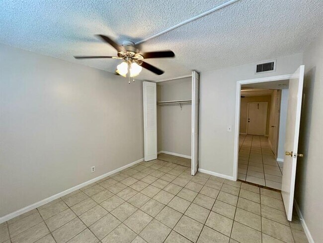 Photo - 511 W Kalmia Dr Unidad 7