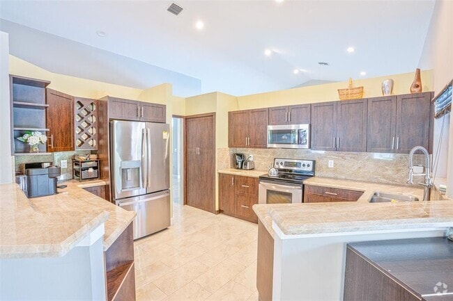 Building Photo - 6429 NW 50th St Rental