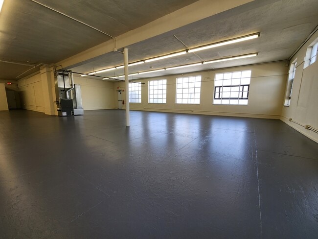 Building Photo - 12 Lafayette Ave Unit Loft #3