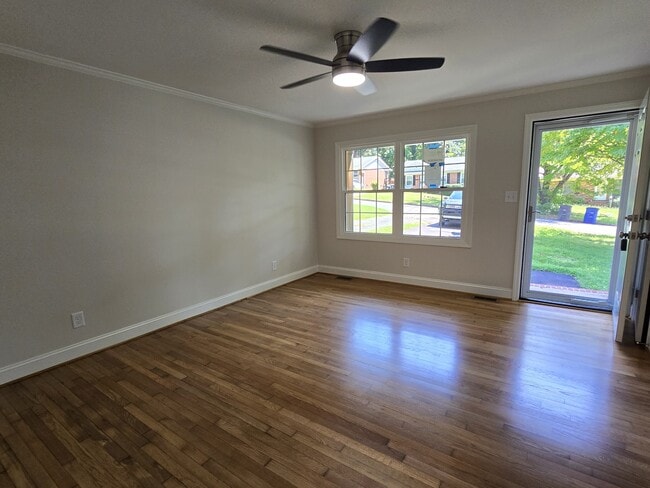 Photo - 1274 Tredwell Dr