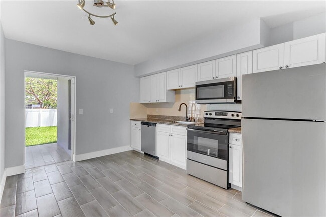 Photo - 2822 N Dixie Hwy