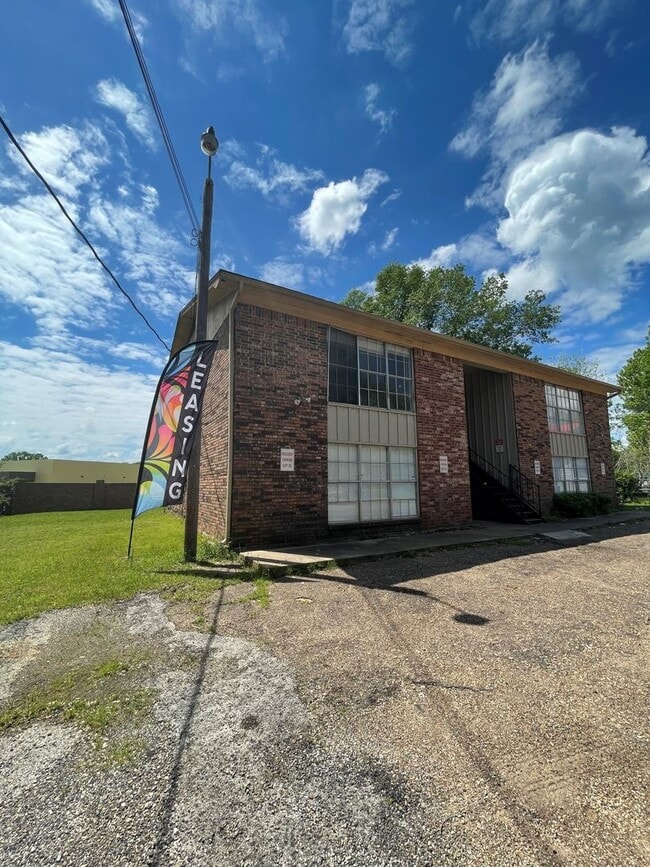 Building Photo - 307 Canada St Unit 2B