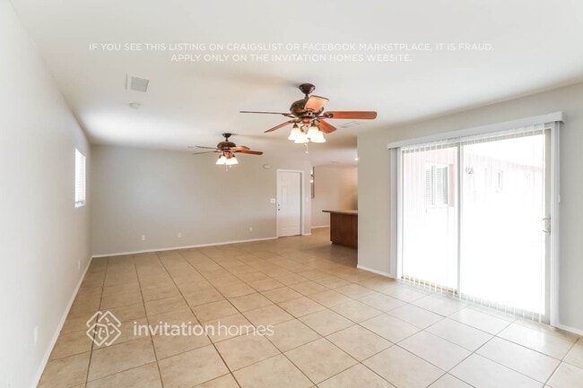 Photo - 401 E Fremont Dr