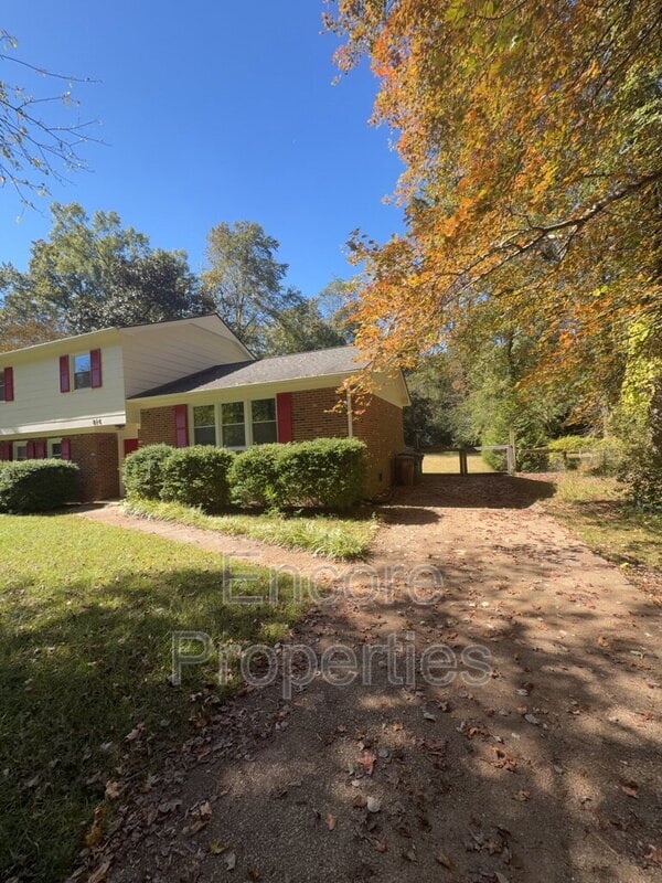 Photo - 814 Pamlico Dr