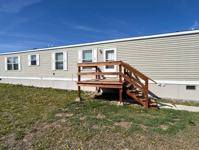 Photo - 18 Skeena St