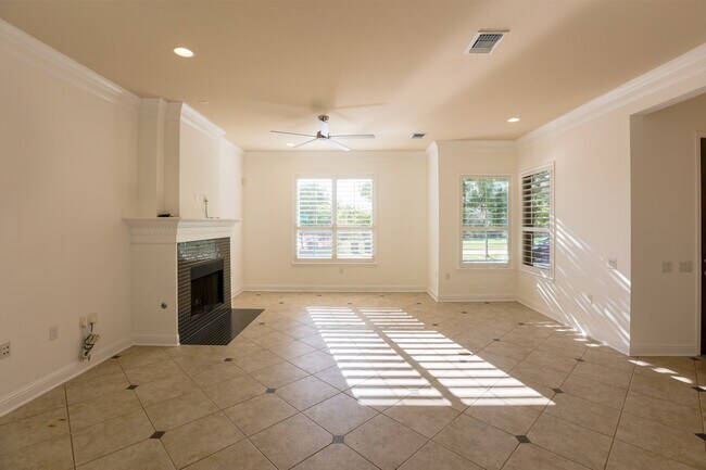Photo - 2212 Tom Miller St