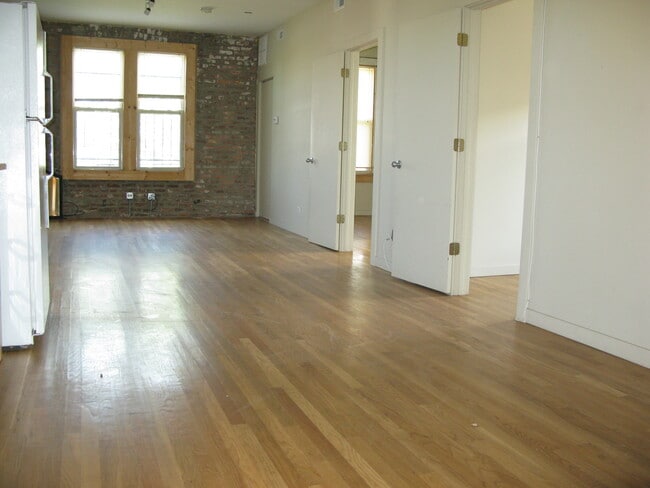 Photo - 3213 S Lituanica Ave Unit 1R