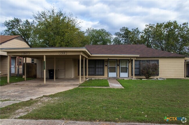 Building Photo - 1310 Massey St Rental