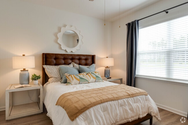 2BR, 2BA - 1,168SF - Secondary Bedroom