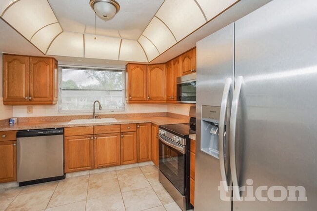 Photo - 6338 21st St N