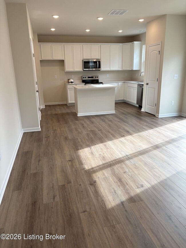 Photo - 2013 Lyndon Green Cir