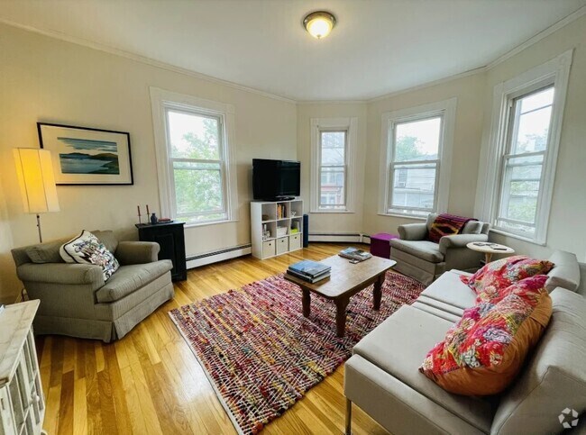 Building Photo - 17 Houghton St Unit 3 Rental