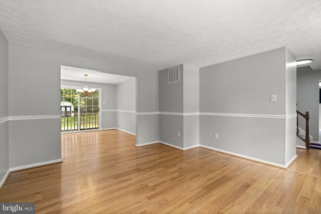 Photo - 8428 Braddock Way