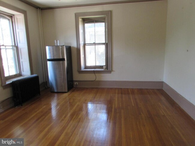 Photo - 5911 Greene St