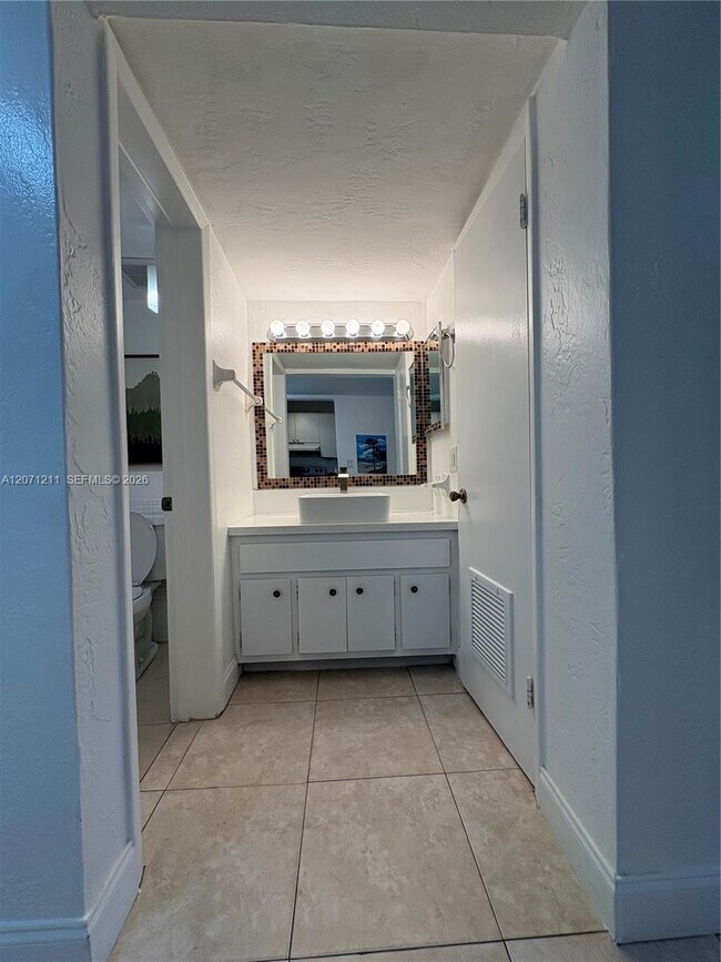 7403 SW 82nd St Unit 207N