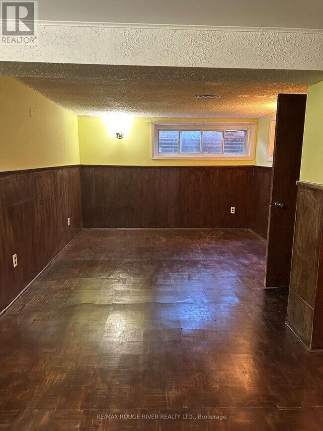 Photo - 27 Haileybury Dr