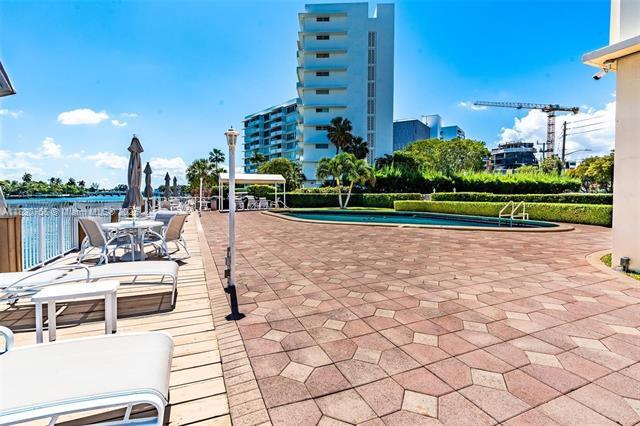 Photo - 9111 E Bay Harbor Dr Unidad PHD