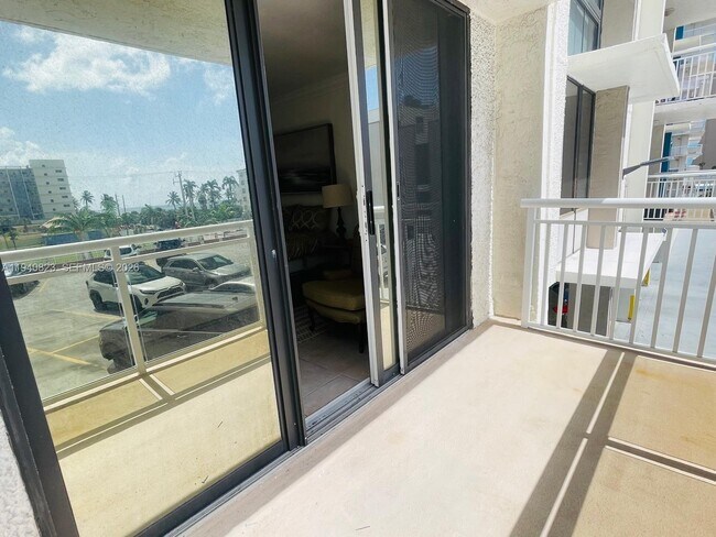 Photo - 1600 S Ocean Dr Unit 3H