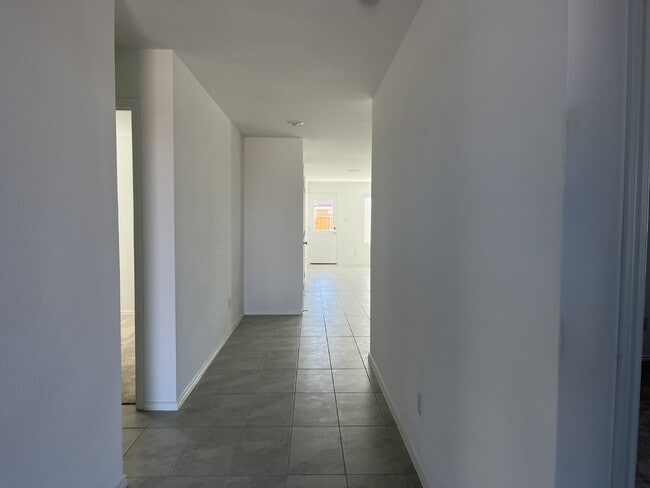 Photo - Beautiful Princeton Home – Modern Layout in a Desirable Community