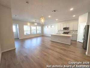 Photo - 7915 Needle Crk