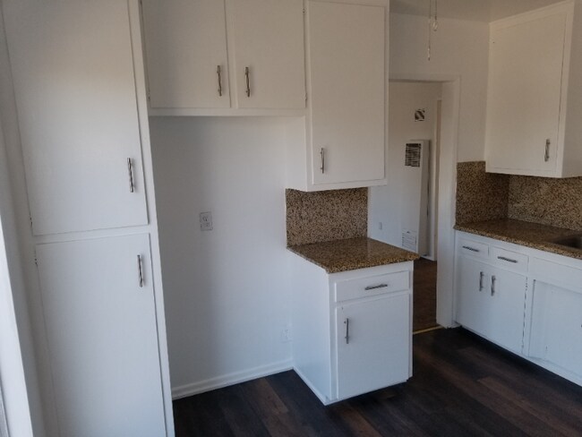 Photo - 613 Jacmar Dr Unit D