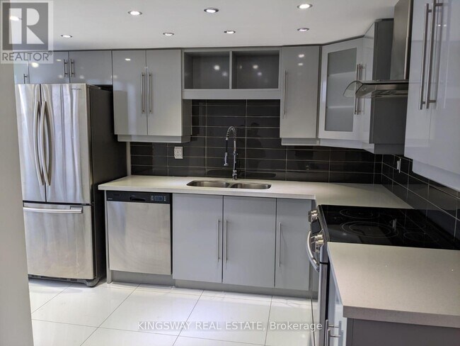 Photo - 350 Webb Dr Unit 404