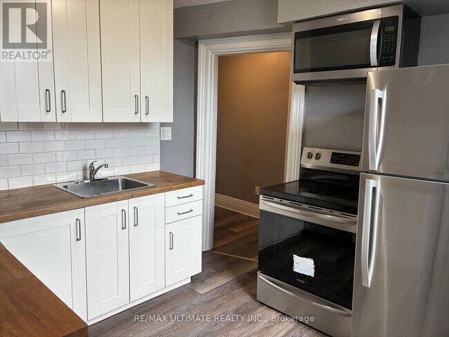 Photo - 282 Brant Ave