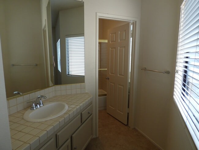 Photo - Bright, spacious townhouse located in UTC area, convenient to shopping and public transportation.