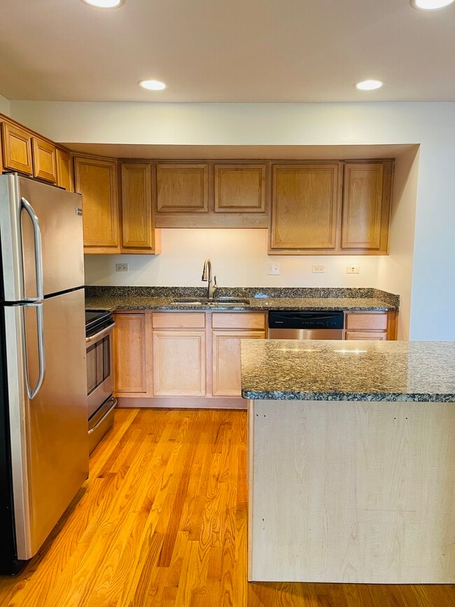 Photo - 600 W Russell St Unit 210