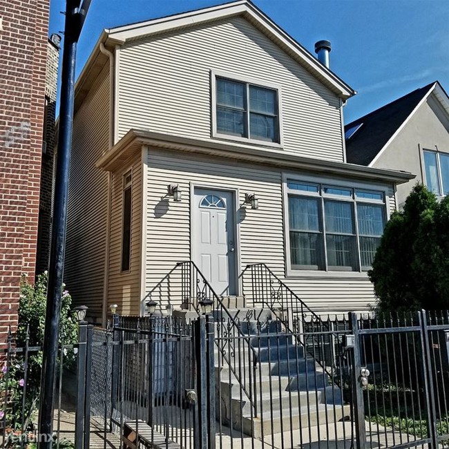 6 br, 3.5 bath - 2334 W Diversey Ave A - 6 br, 3.5 bath  - 2334 W Diversey Ave A Rental