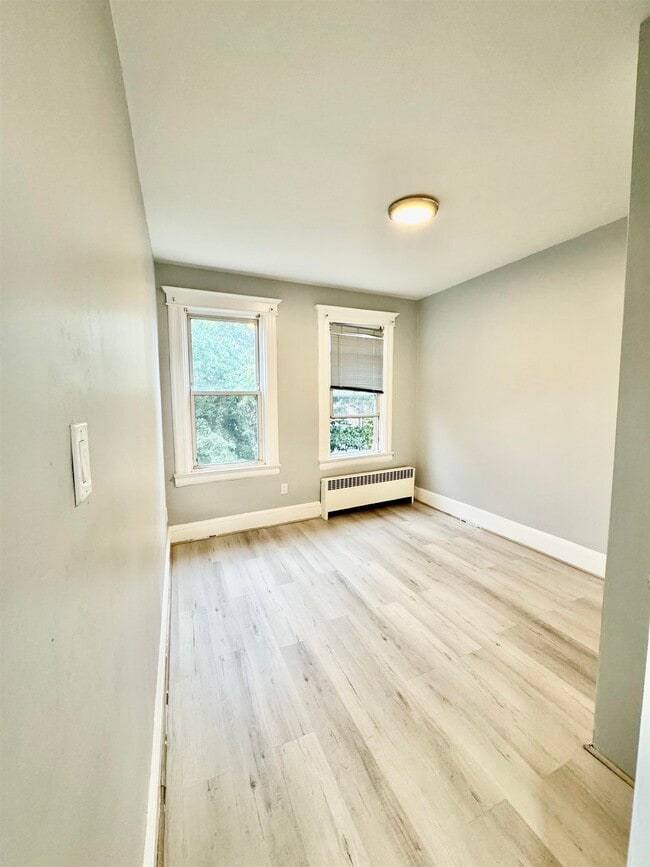 Photo - 593 Avenue A Unit 4