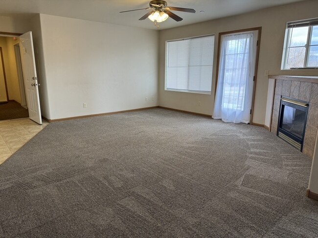 Building Photo - 111 N Shore Dr