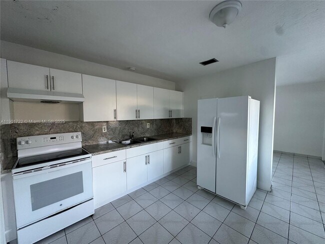 Photo - 3608 SW 25th St Unit 3608