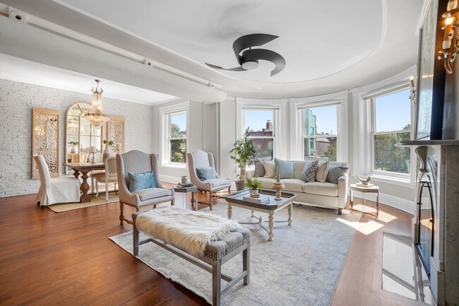 Building Photo - 117 Saint Botolph St Unit 3 Rental